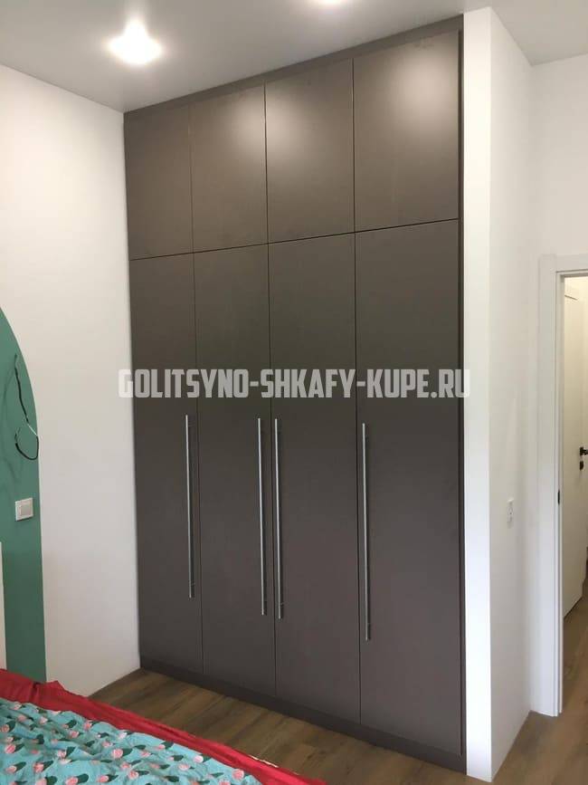 Шкафы в спальню Голицыно