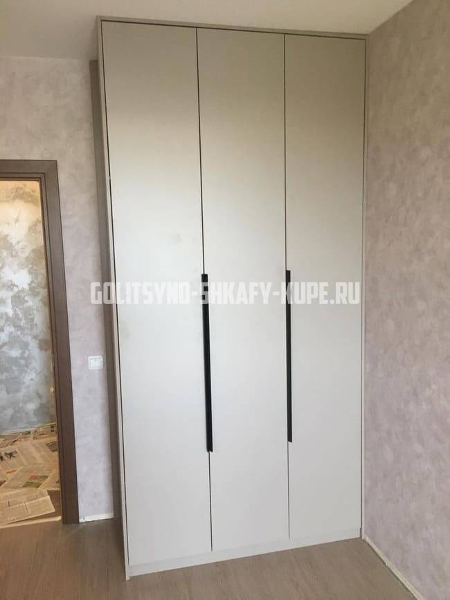 Шкафы в спальню Голицыно